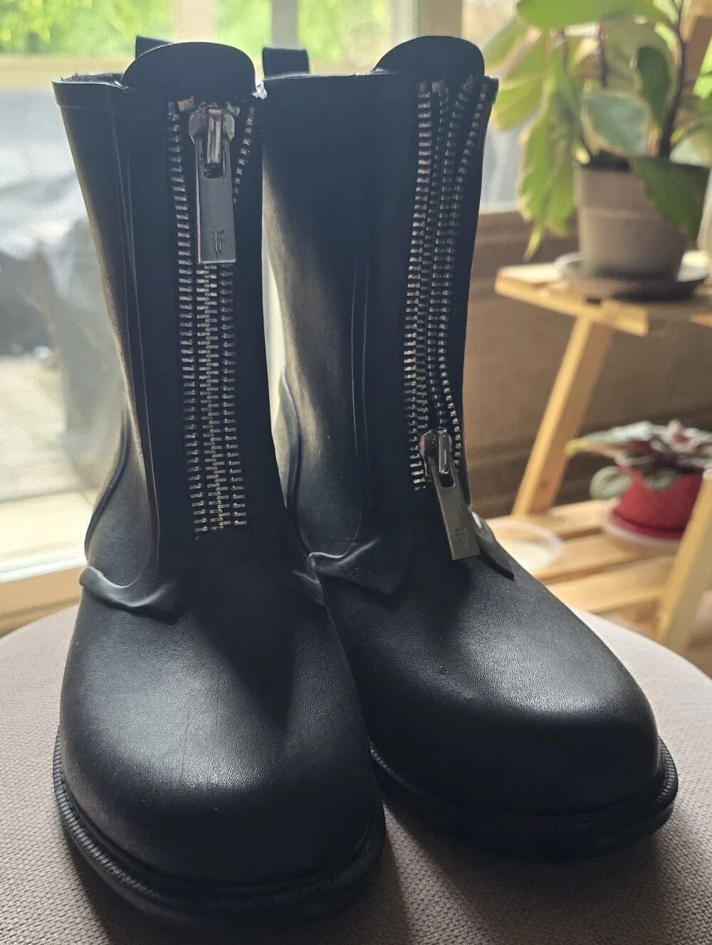 Frye Black Storm Rain Booties Size 8M Waterproof Side Zip Rubber Boots - Picture 1 of 7